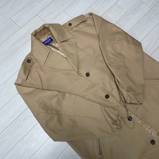 아더에러 트렌치코트