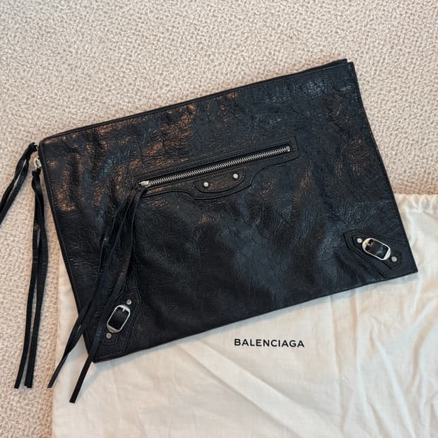 발렌시아가 모터백 클러치