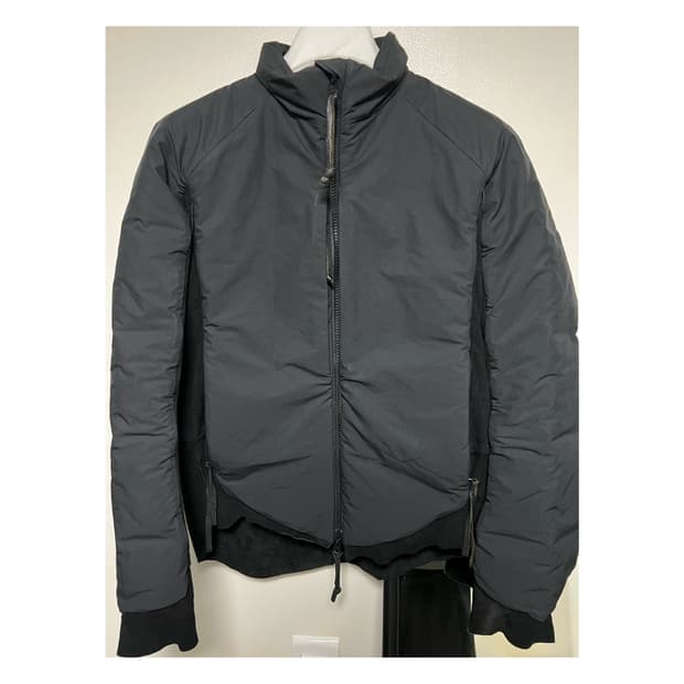 솔로이스트 디어스킨 패딩