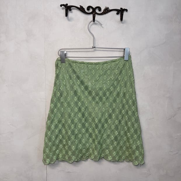 Pistachio floral lace banding flare sk