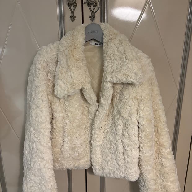 어반드레스 퍼자켓 팝니다