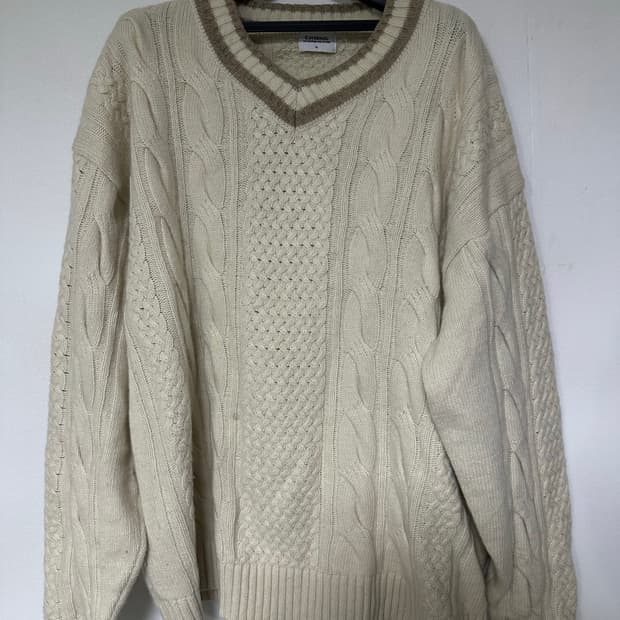 커버낫 브이넥 니트 XL 사이즈