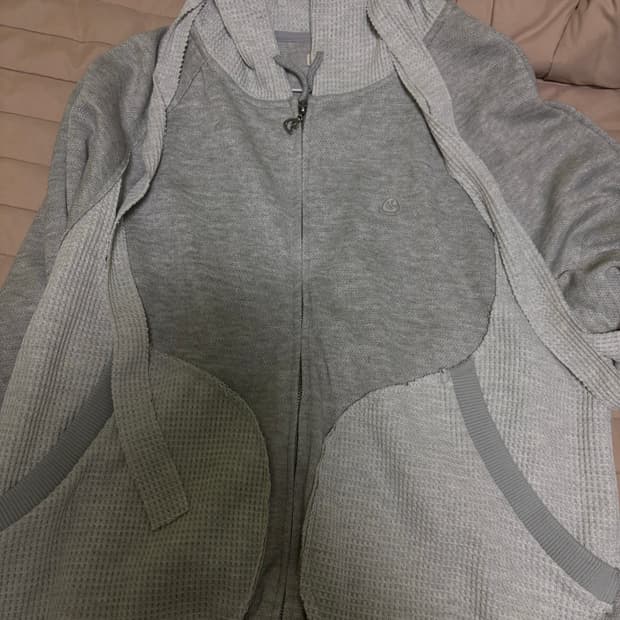 코이세이오 후드집업