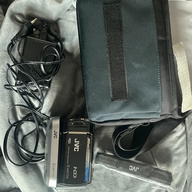 JVC everio 캠코더 + 가방 및 악세사리