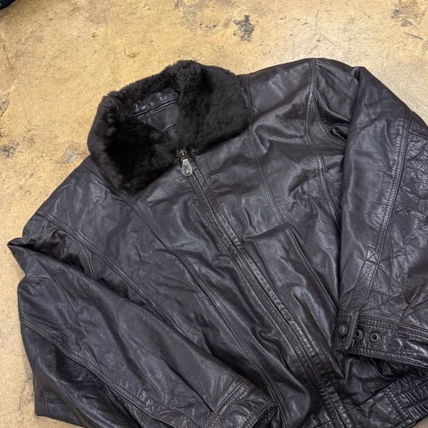 [정품] 블랙 가죽 무스탕 자켓 b16