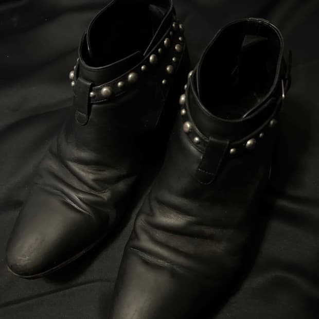 생로랑 에디슬리먼 스터드 부츠