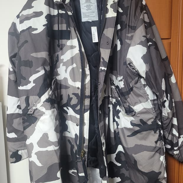 슈프림 퓨추라 피쉬테일 파카 L