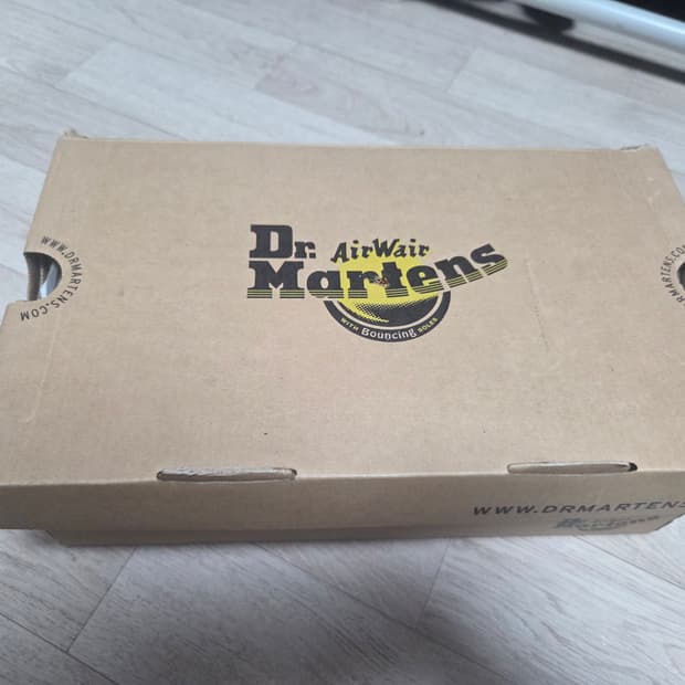 (새상품)닥터마틴 아드리안 체리블랙(260)