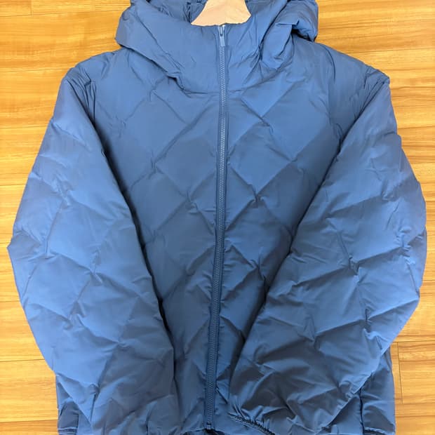 유니클로 퍼프테크파카 경량패딩 블루 m