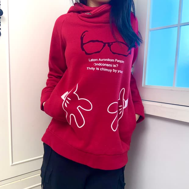 빈티지 레드 레터링 후드티