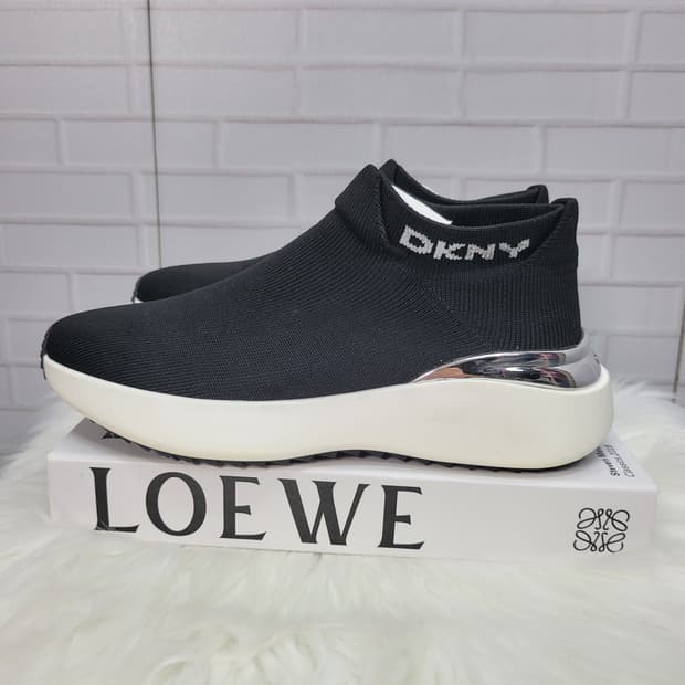 DKNY 디케이앤와이 자비아 슬립온 스니커즈 235사이즈