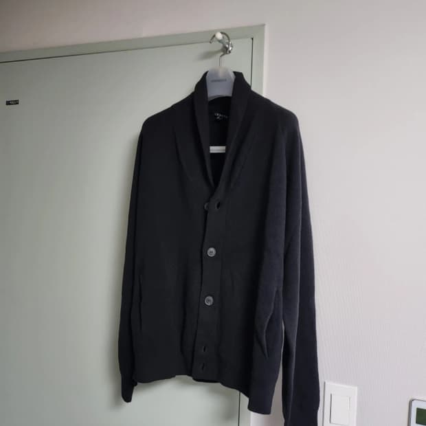 띠어리 숄카라 가디건 팝니다