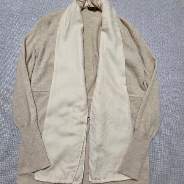 로로피아나 가디건 팝니다