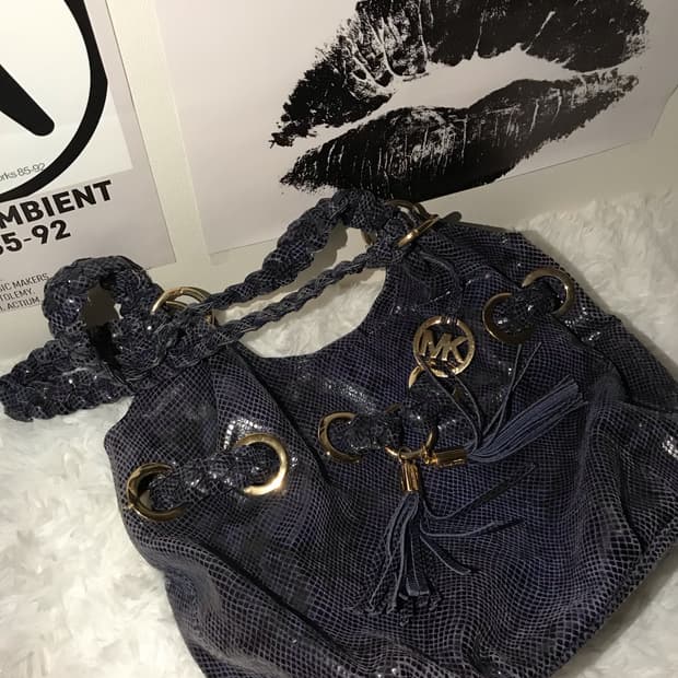 michael kors blue bag
