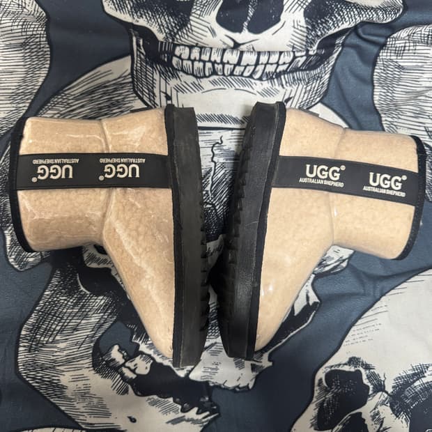 UGG 어그 클리어미니 부츠 215 사이즈 