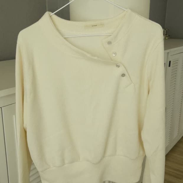 Button tee