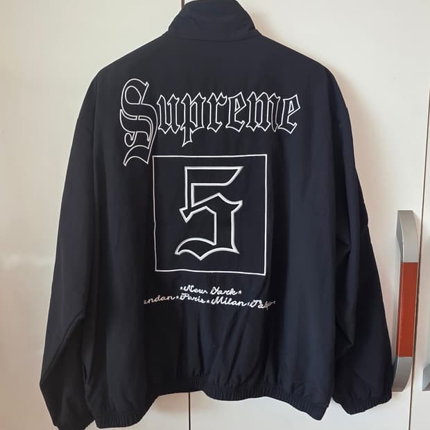 슈프림 올드 잉글리쉬 트랙 자켓 블랙