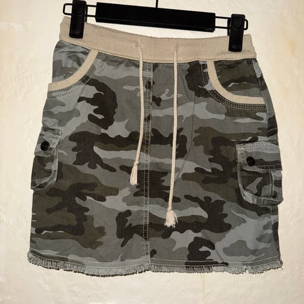 “Skip land” Camo/Cargo Mini skirt