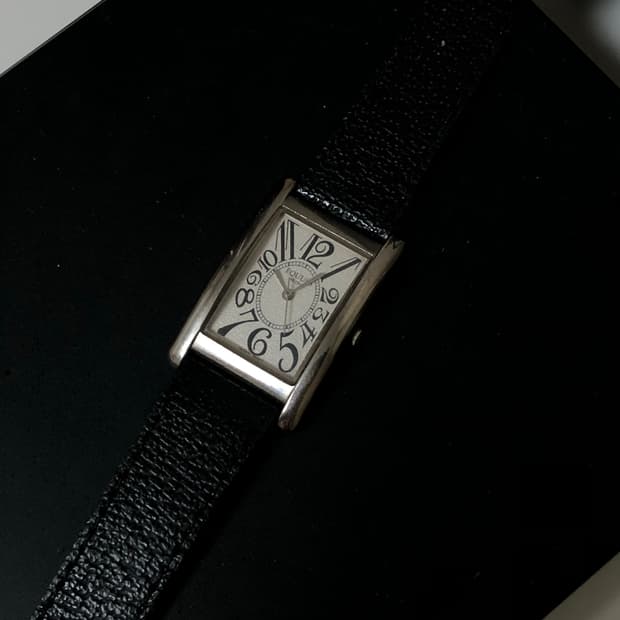 빈티지 아방가르드 워치