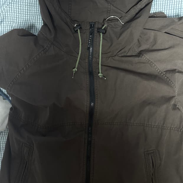 카키스 후디드 윈드 재킷