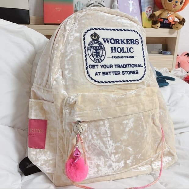 WORKERS HOLIC 벨벳 베이지 백팩