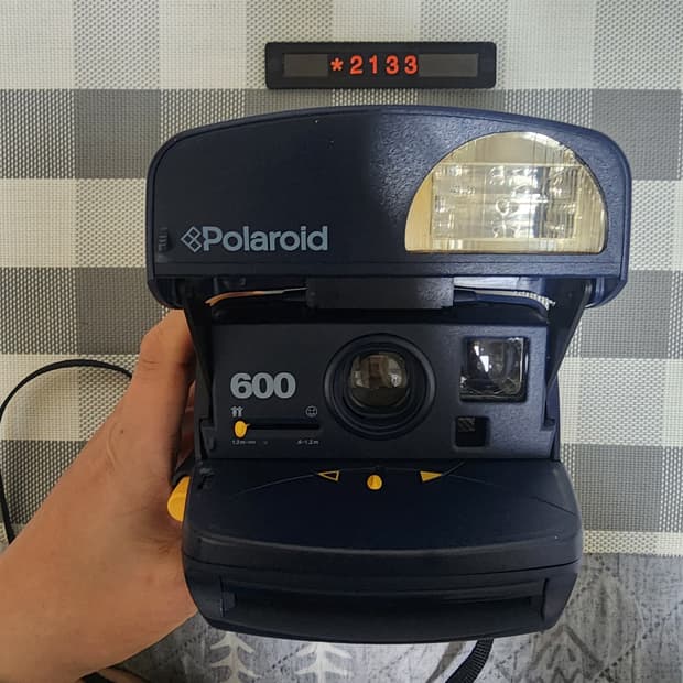 폴라로이드 600 즉석카메라