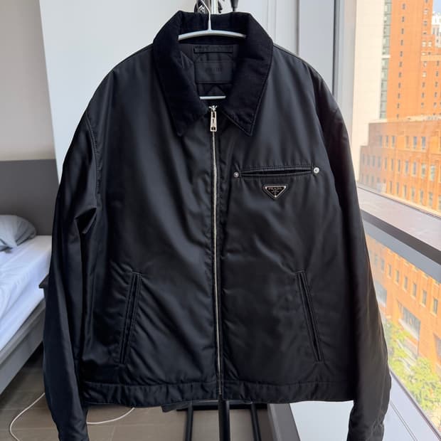 Prada AW23 SGC280 리나일론 자켓