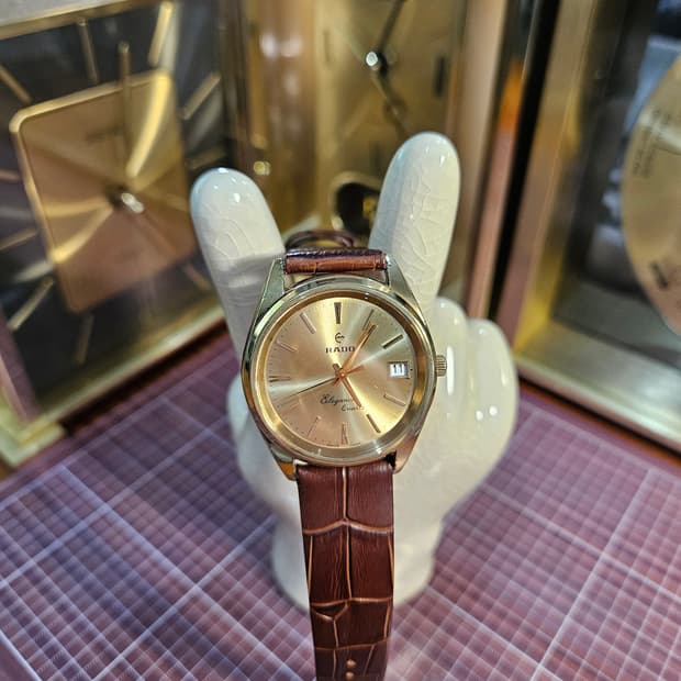 1980s 빈티지 라도(RADO) Elegance 금장 쿼츠 가죽 시계