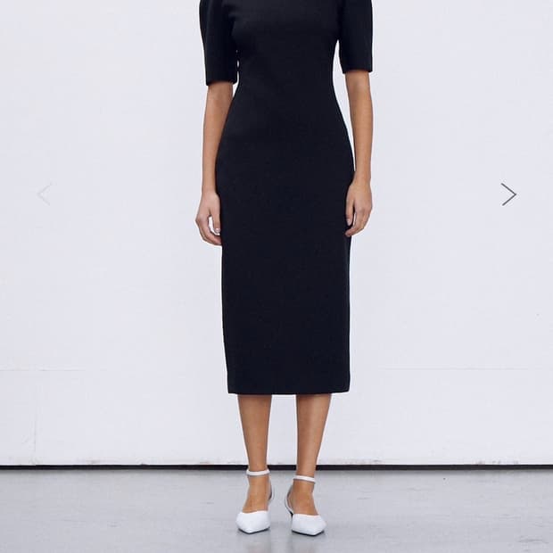 렉토 커브드 넥 물결 원피스