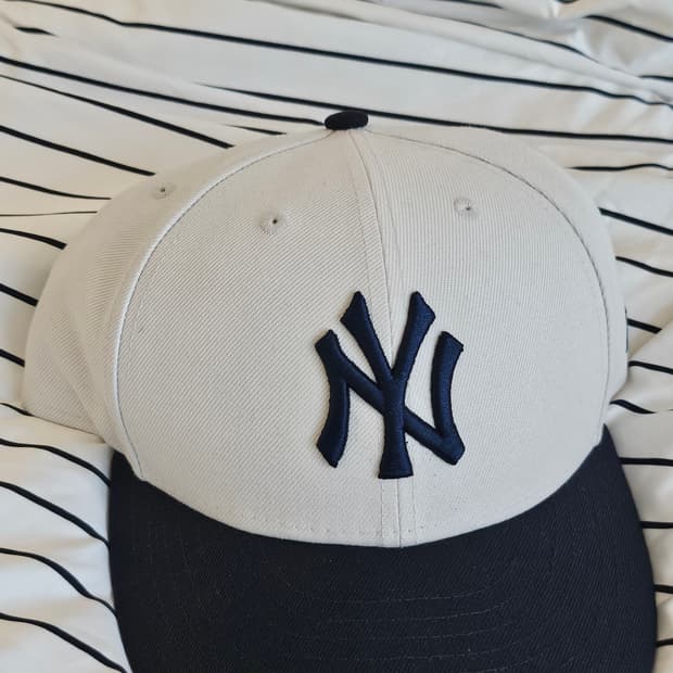 뉴에라 흰색모자