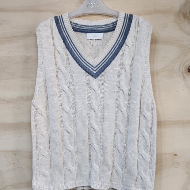 1053) 피그먼트 꽈배기 니트 조끼