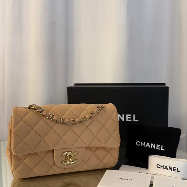 샤넬 A69900 클래식 뉴미니 플랩백