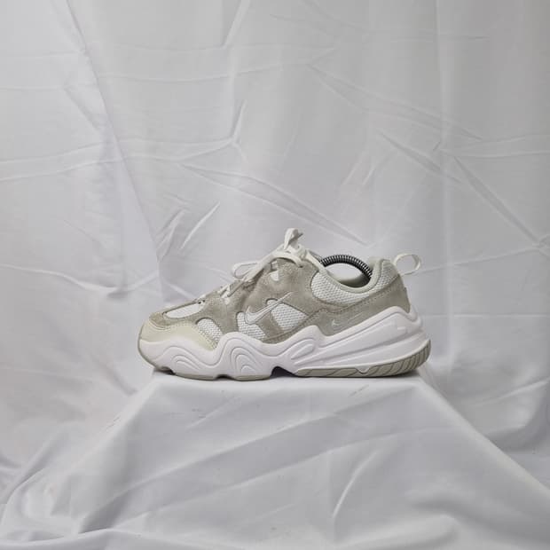 240 나이키 테크 헤라 스니커즈