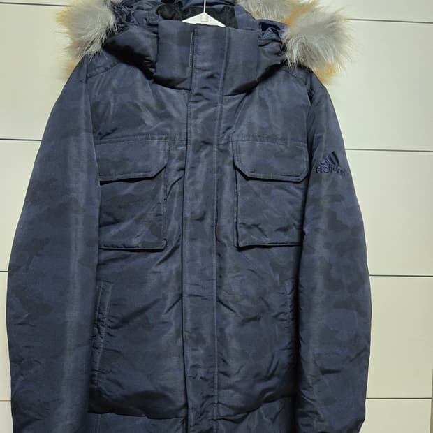 아디다스 남성 카모 에어다운 봄버 패딩(95사이즈)