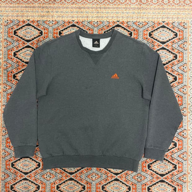 아디다스 삼각로고 차콜 기모 맨투맨 티셔츠 남성105