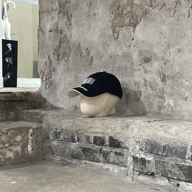 베트멍 vtmnts 블랙 바코드 넘버 베이스볼 캡