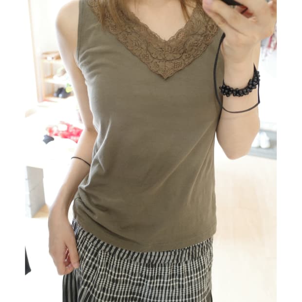 lace sleeveless