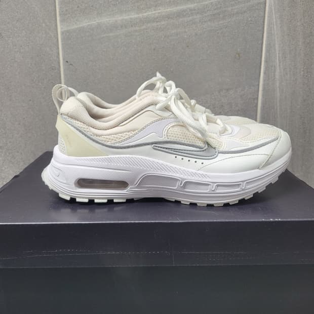 나이키에어맥스 블리스230