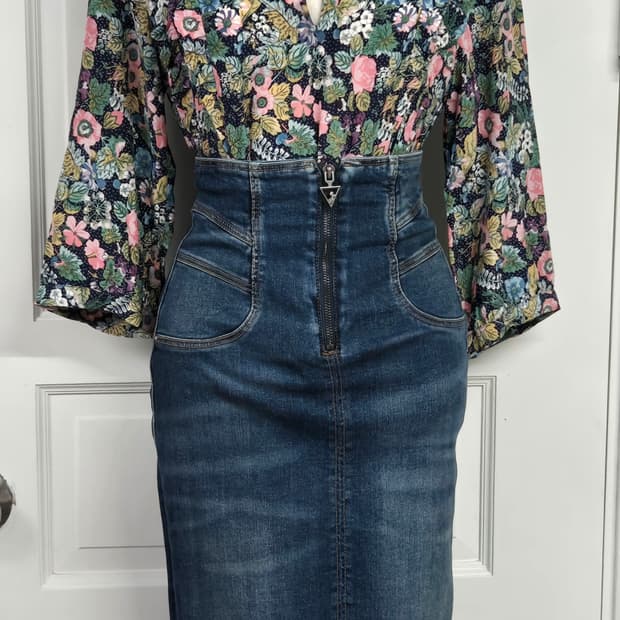 앤아더스토리즈 플라워 프릴블라우스