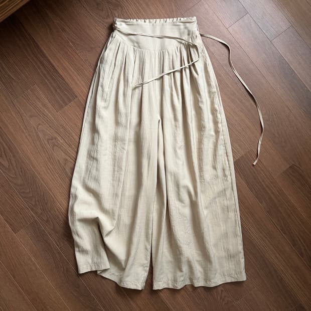 wide-leg pants