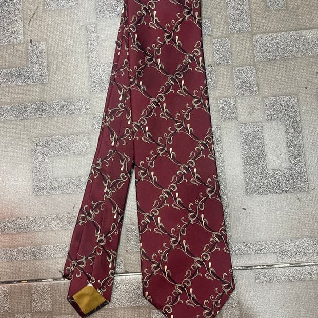 입생로랑 넥타이 