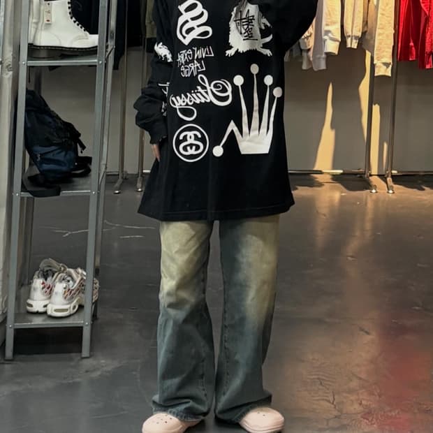 스투시 시그니처 프린팅 8볼 롱 슬리브 A3060