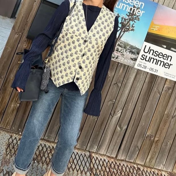 르쏘넷 플라워 패턴 베스트 조끼 (라운딩 의류)