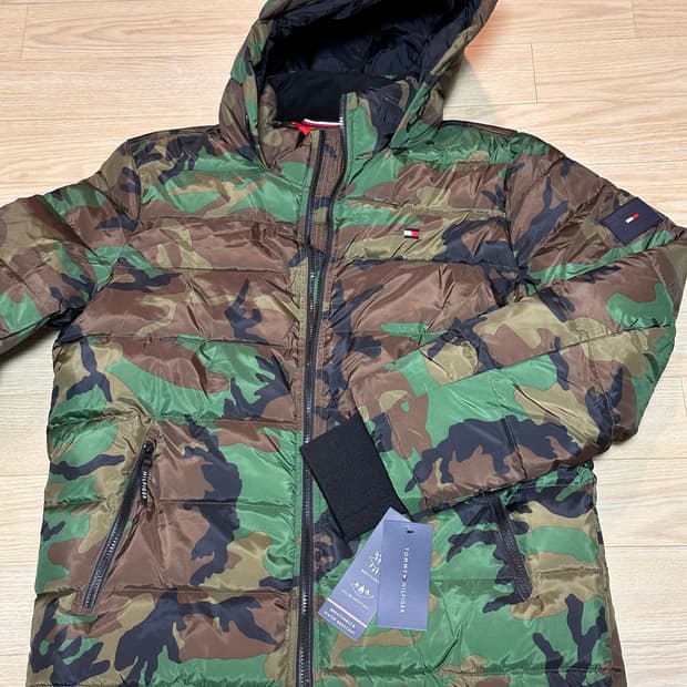 타미힐피거 경량패딩 카모 M