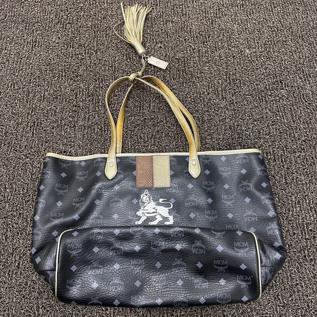 MCM 엠씨엠 라이언 비세토스 여성 토트백