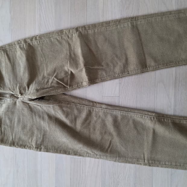 리바이스 568 코듀로이 33/32 팝니다.