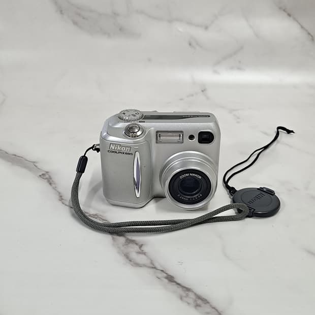 레트로 감성! 니콘 쿨픽스 Coolpix 885 빈티지 카메라