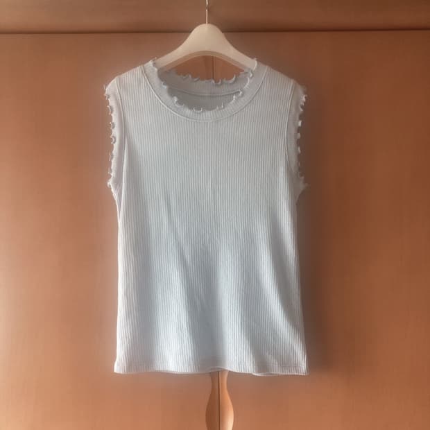 Vintage sky blue sleeveless top 