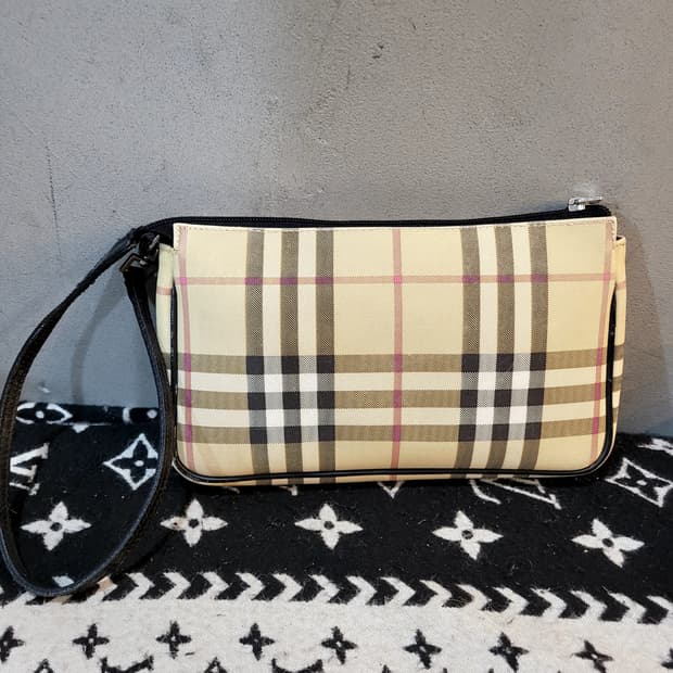 정품 버버리 노바체크 파우치백