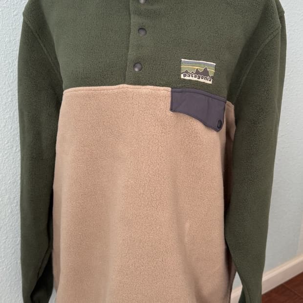 파타고니아 신칠라 스냅-T 올리브베이지